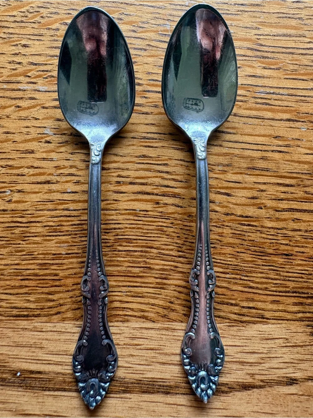 WM. A. Rogers A1 Vintage 1960’s? Stainless Decorative 4.5” Spoons - Set of 2